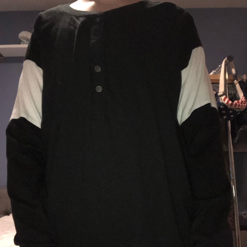 Hollister baseball tee